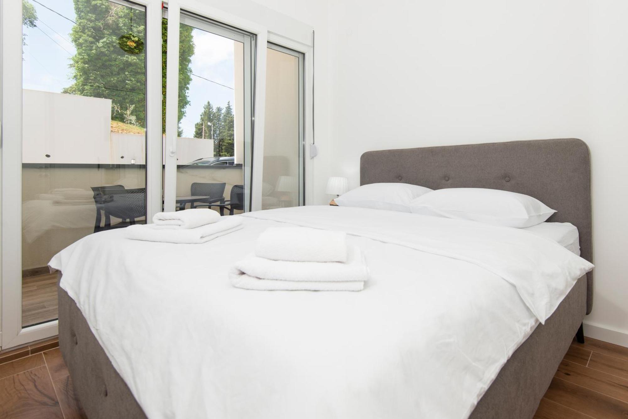 Al Mare Apartments Kotor Exteriér fotografie